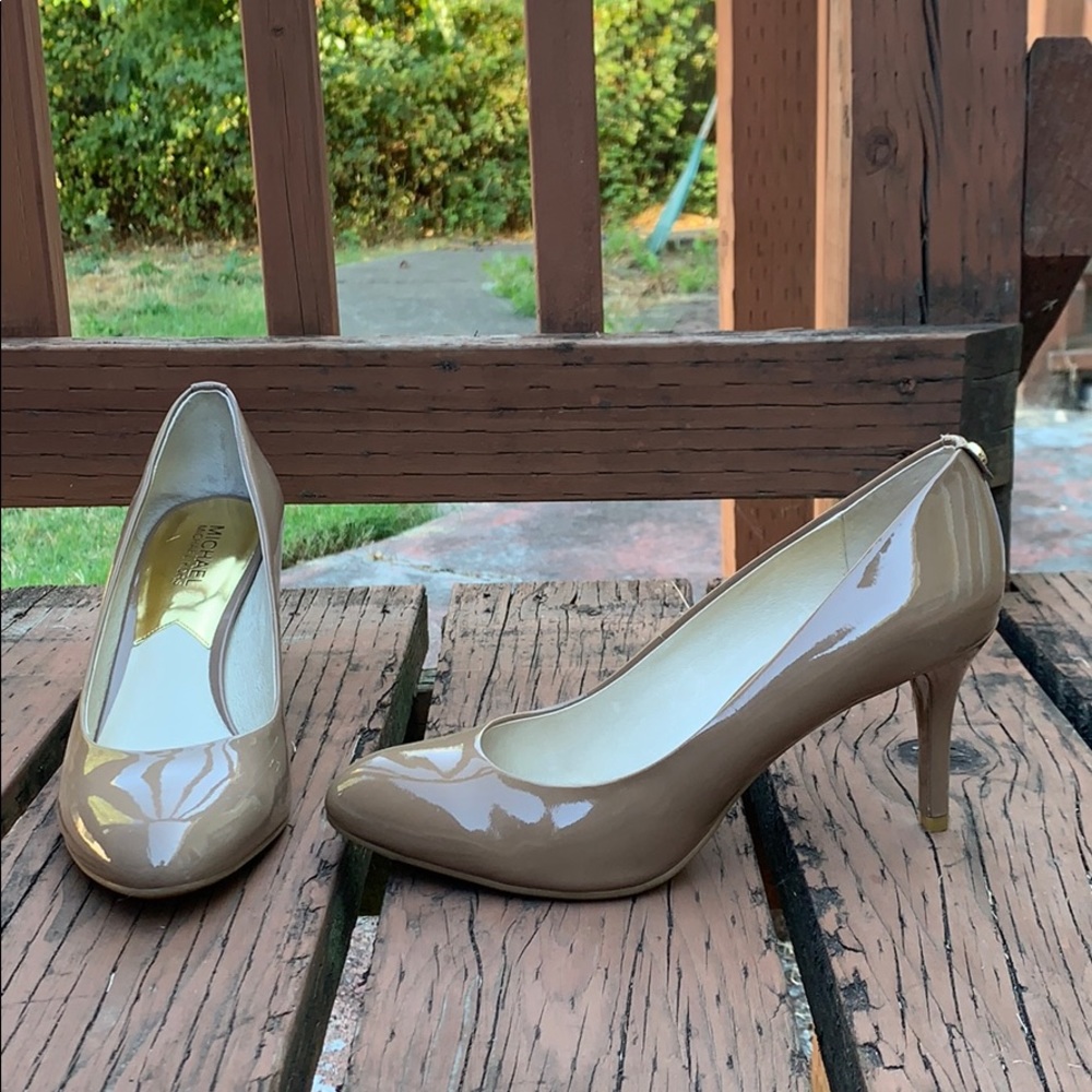Michael Kors nude patent leather pumps